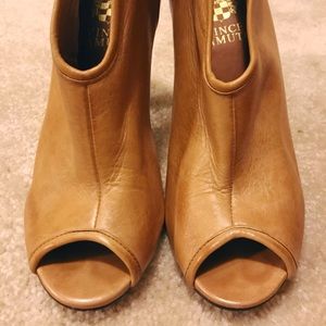 Leather Vince Camuto heels
